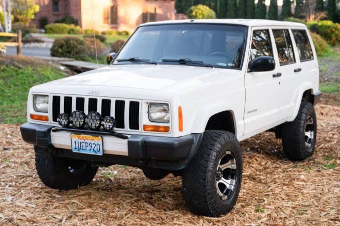 JEEP CHEROKEE PIAA 輔助燈實裝（9/11）