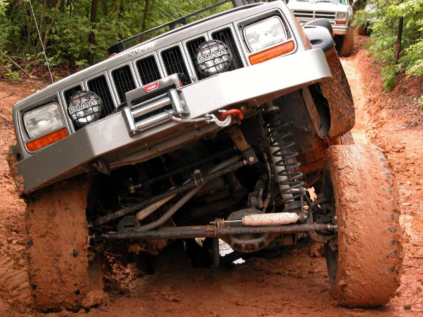 JEEP CHEROKEE PIAA 輔助燈實裝（10/11）