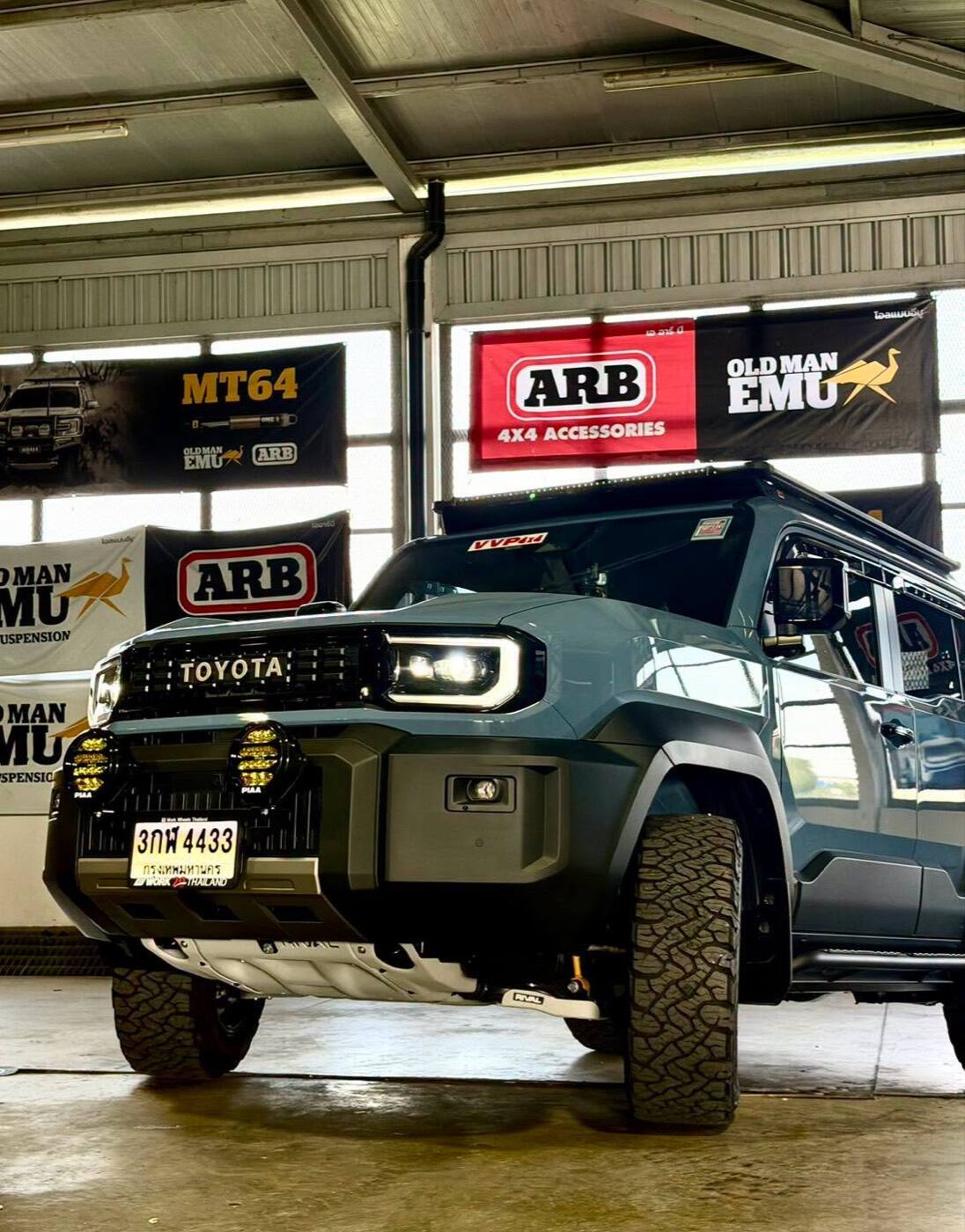 TOYOTA FJ CRUISER PIAA 輔助燈實裝（4/9）