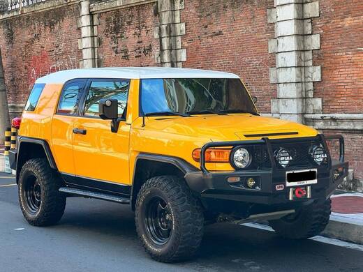 TOYOTA FJ CRUISER PIAA 輔助燈實裝案例 C005