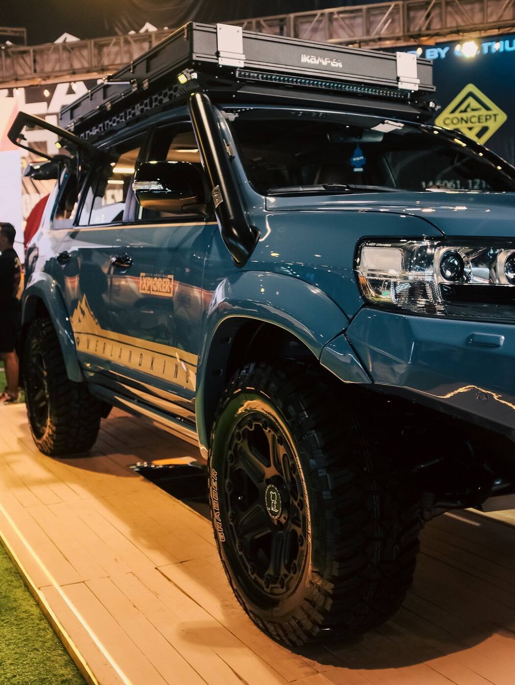 TOYOTA LAND CRUISER 200 PIAA 輔助燈實裝（4/7）