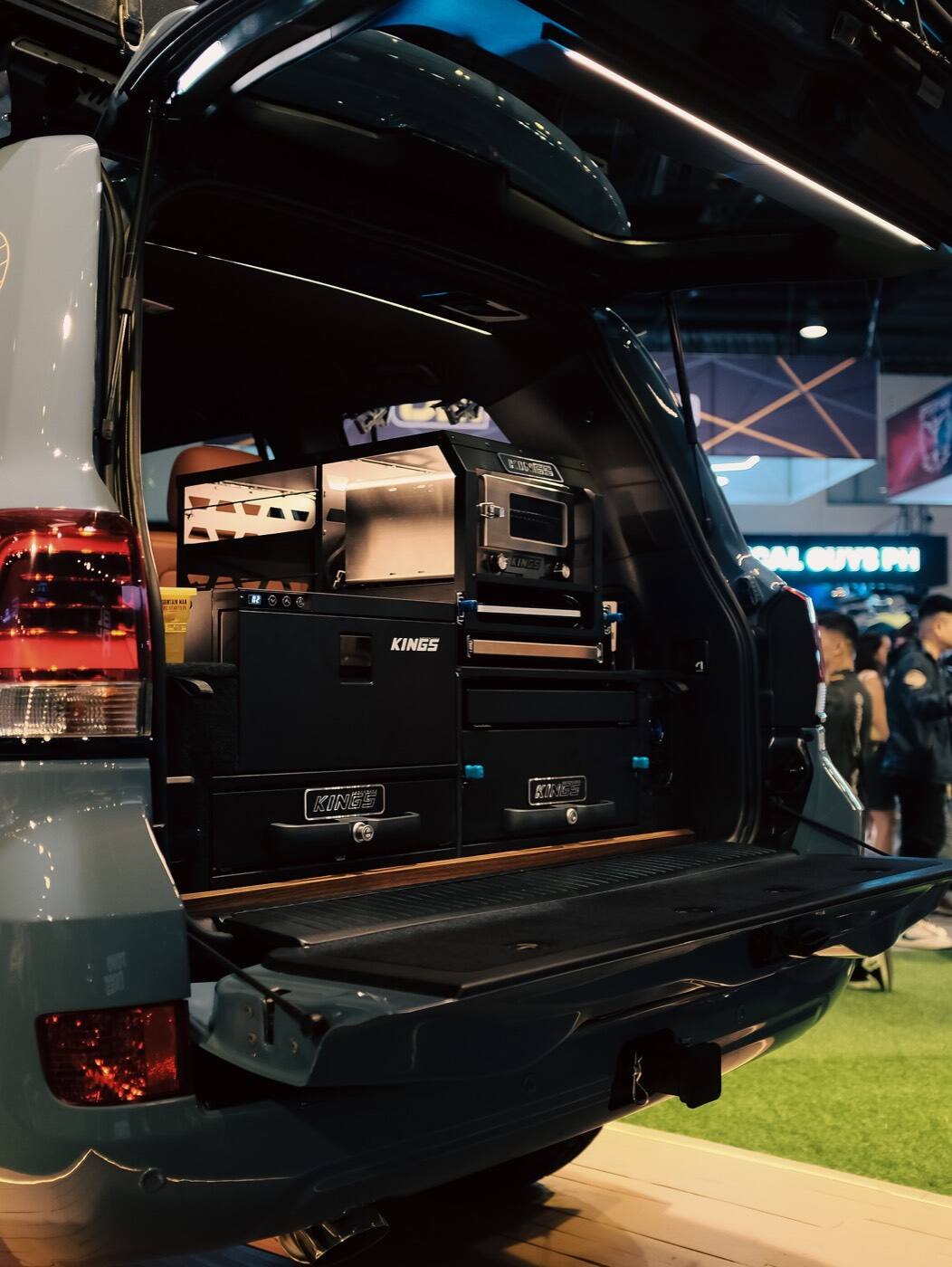 TOYOTA LAND CRUISER 200 PIAA 輔助燈實裝（7/7）