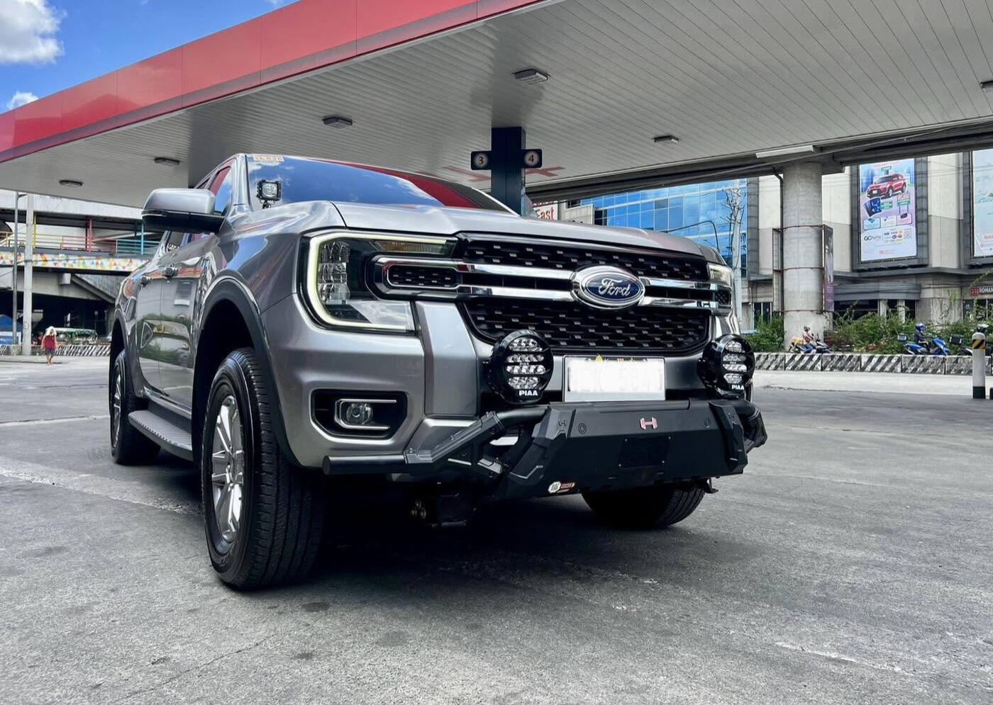 FORD RANGER PIAA 輔助燈實裝（3/9）