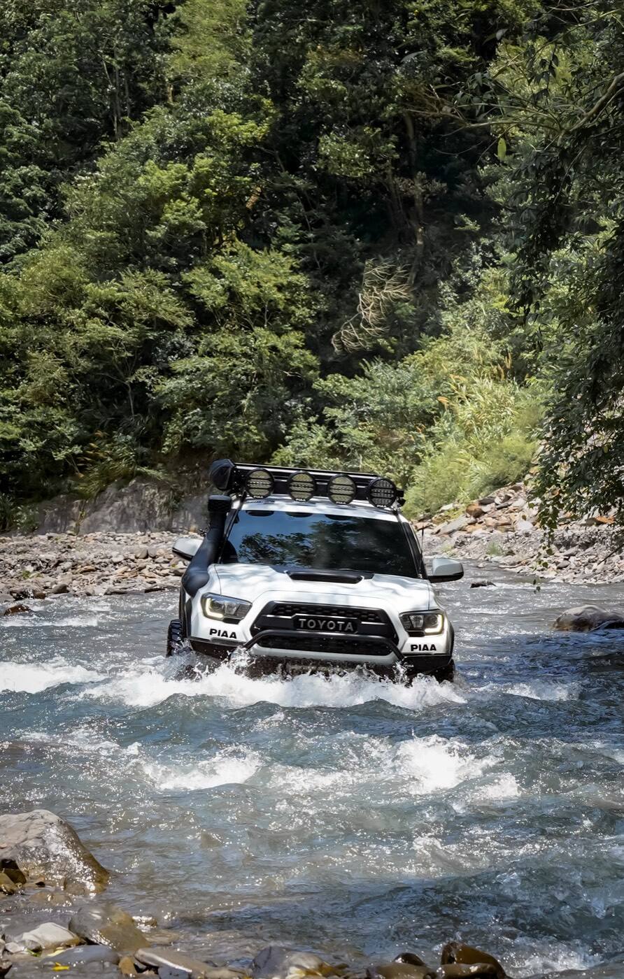 TOYOTA TACOMA PIAA 輔助燈實裝（3/10）