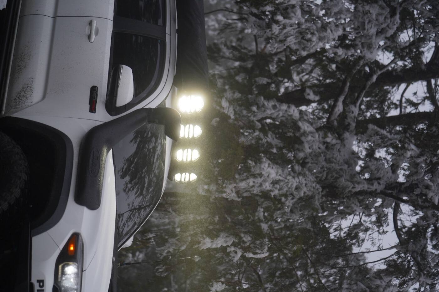TOYOTA TACOMA PIAA 輔助燈實裝（9/10）