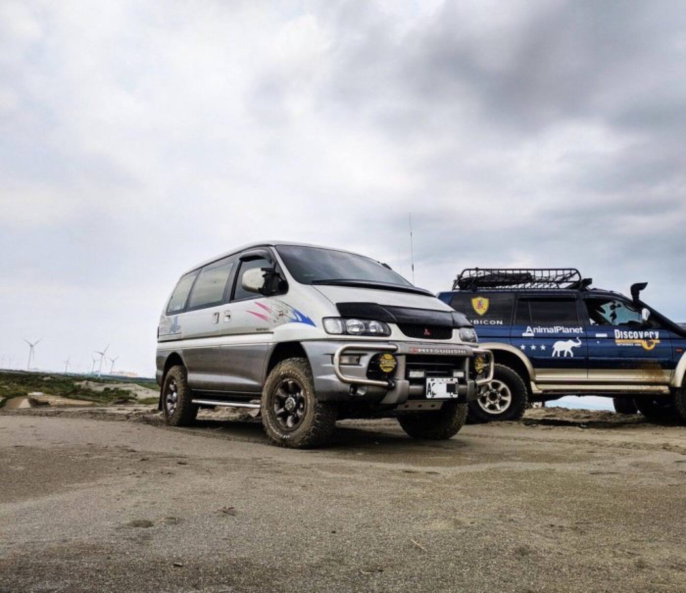 MITSUBISHI DELICA 得利卡 PIAA 輔助燈實裝（7/10）
