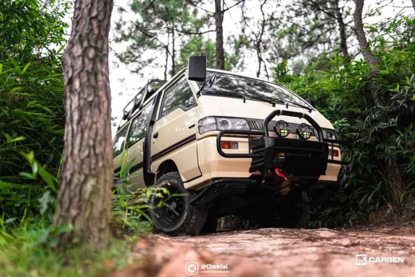 MITSUBISHI DELICA 得利卡 PIAA 輔助燈實裝（8/10）