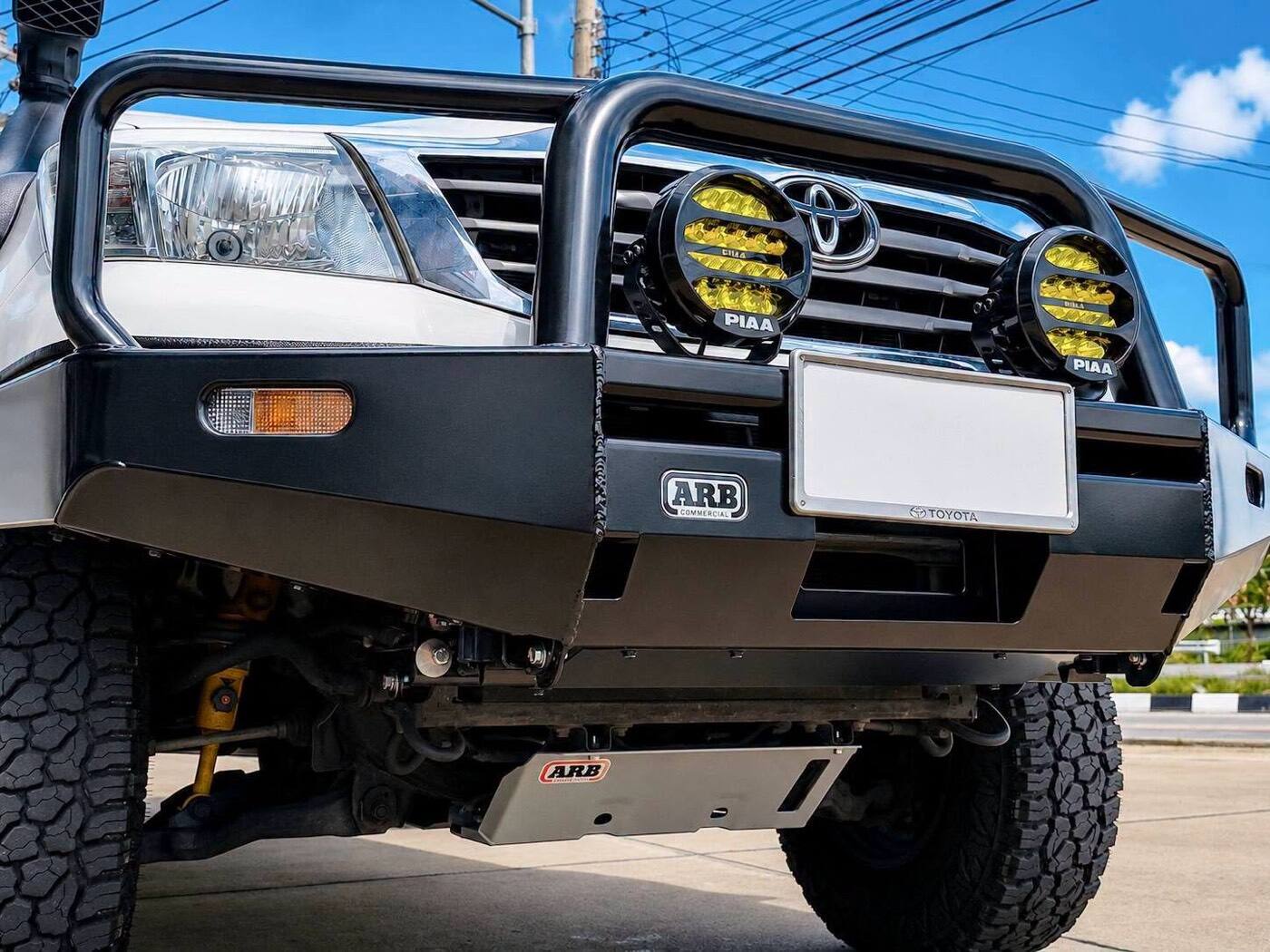 TOYOTA HILUX 海力士 PIAA 輔助燈實裝（2/9）