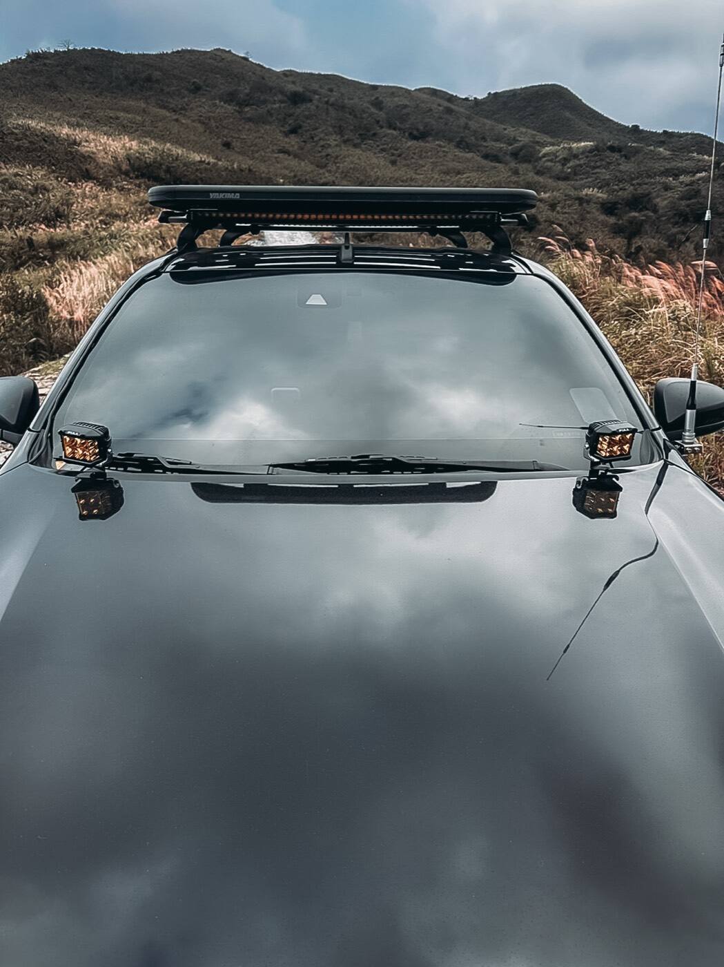 TOYOTA HILUX 海力士 PIAA 輔助燈實裝（7/9）