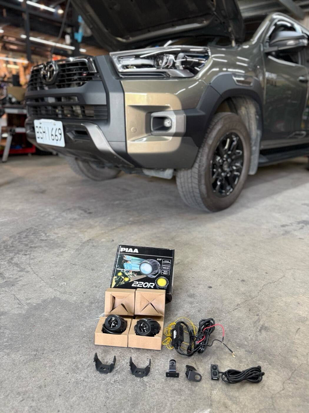 TOYOTA HILUX 海力士 PIAA 輔助燈實裝（5/10）