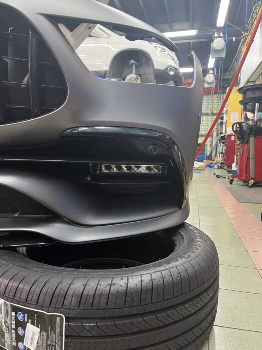 MERCEDES-AMG GT PIAA 輔助燈實裝（4/5）