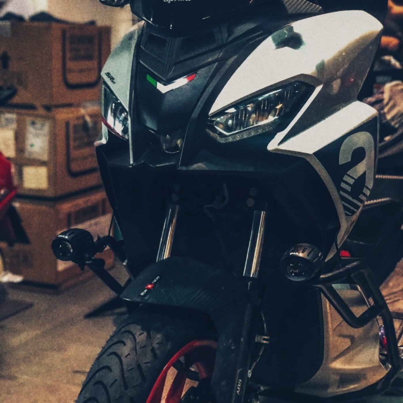 APRILIA SR GT PIAA 輔助燈實裝（5/10）