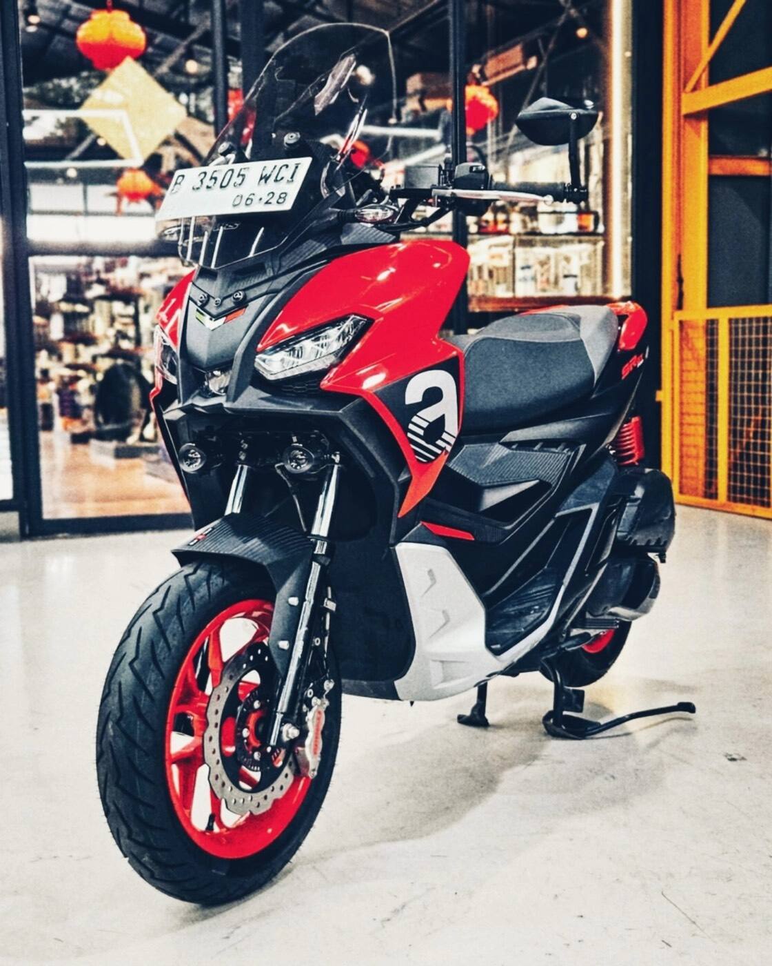 APRILIA SR GT PIAA 輔助燈實裝（8/10）