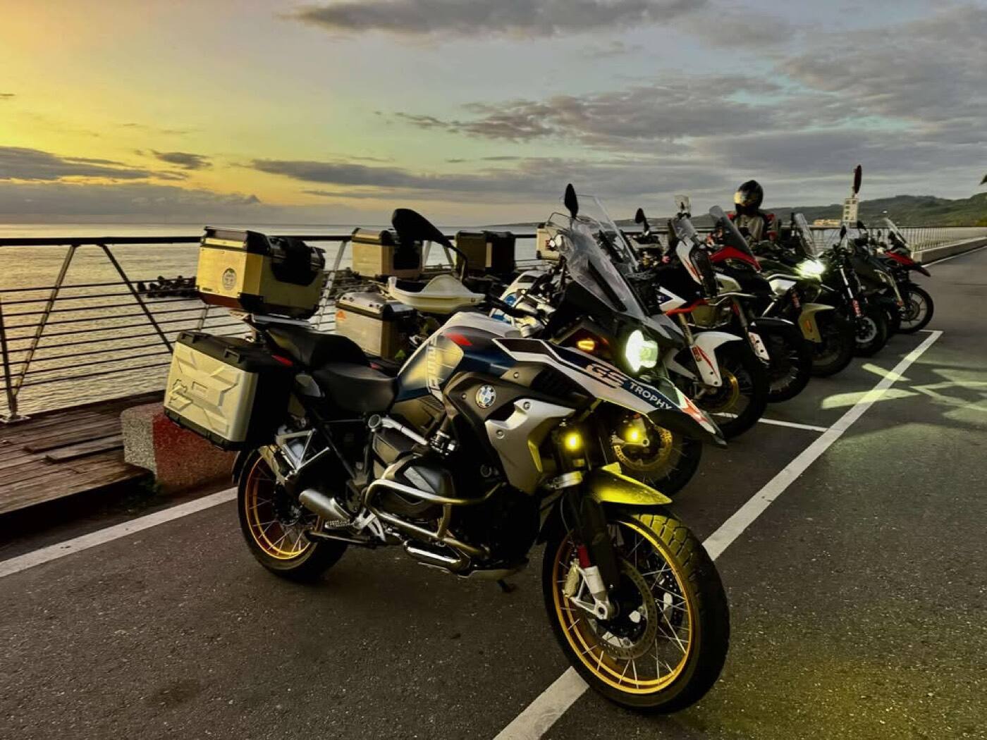 BMW GS × 220R PIAA 輔助燈實裝（4/4）
