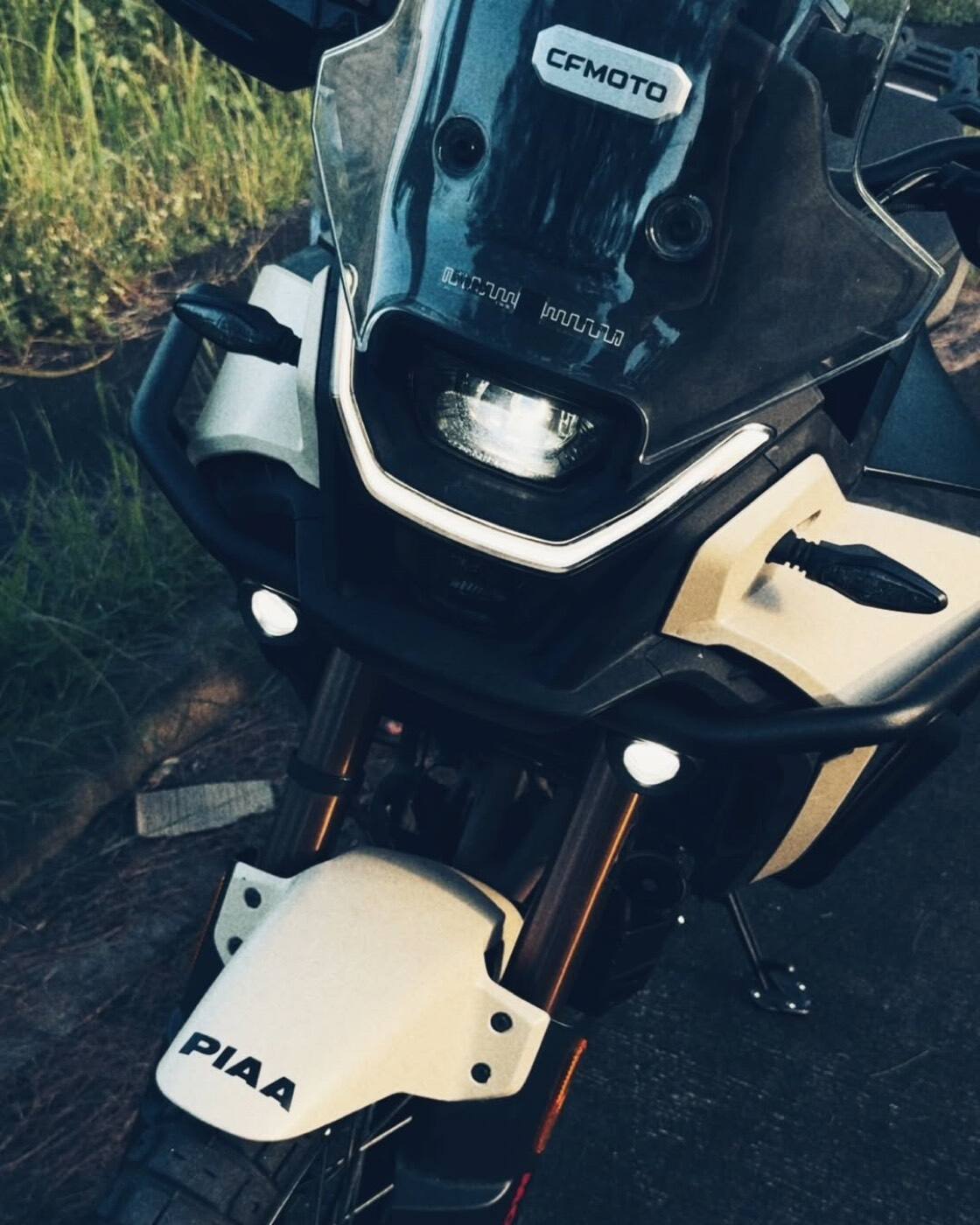 CFMOTO 450MT PIAA 輔助燈實裝（2/5）