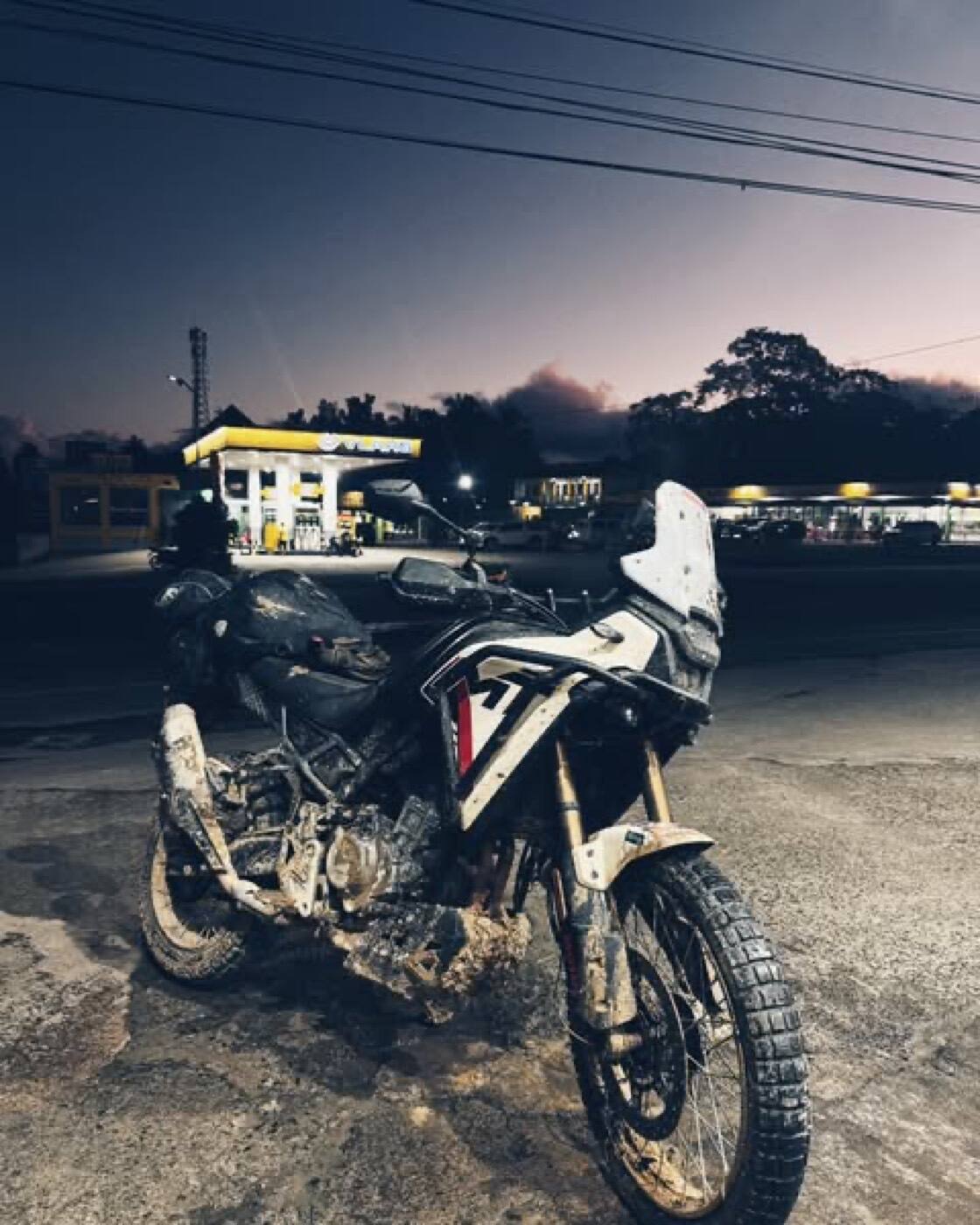 CFMOTO 450MT PIAA 輔助燈實裝（5/5）