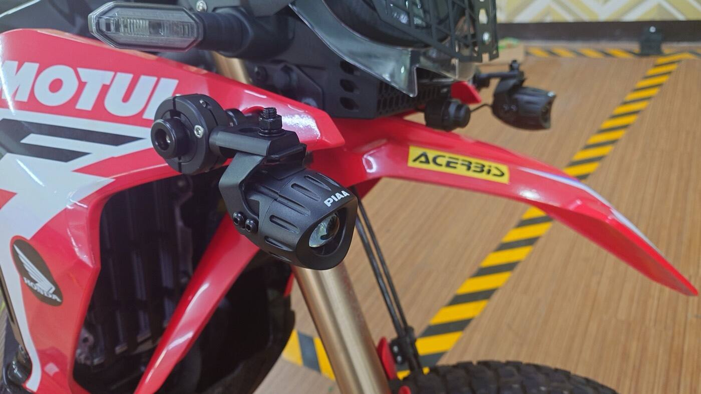 HONDA CRF250 RALLY PIAA 輔助燈實裝（2/7）