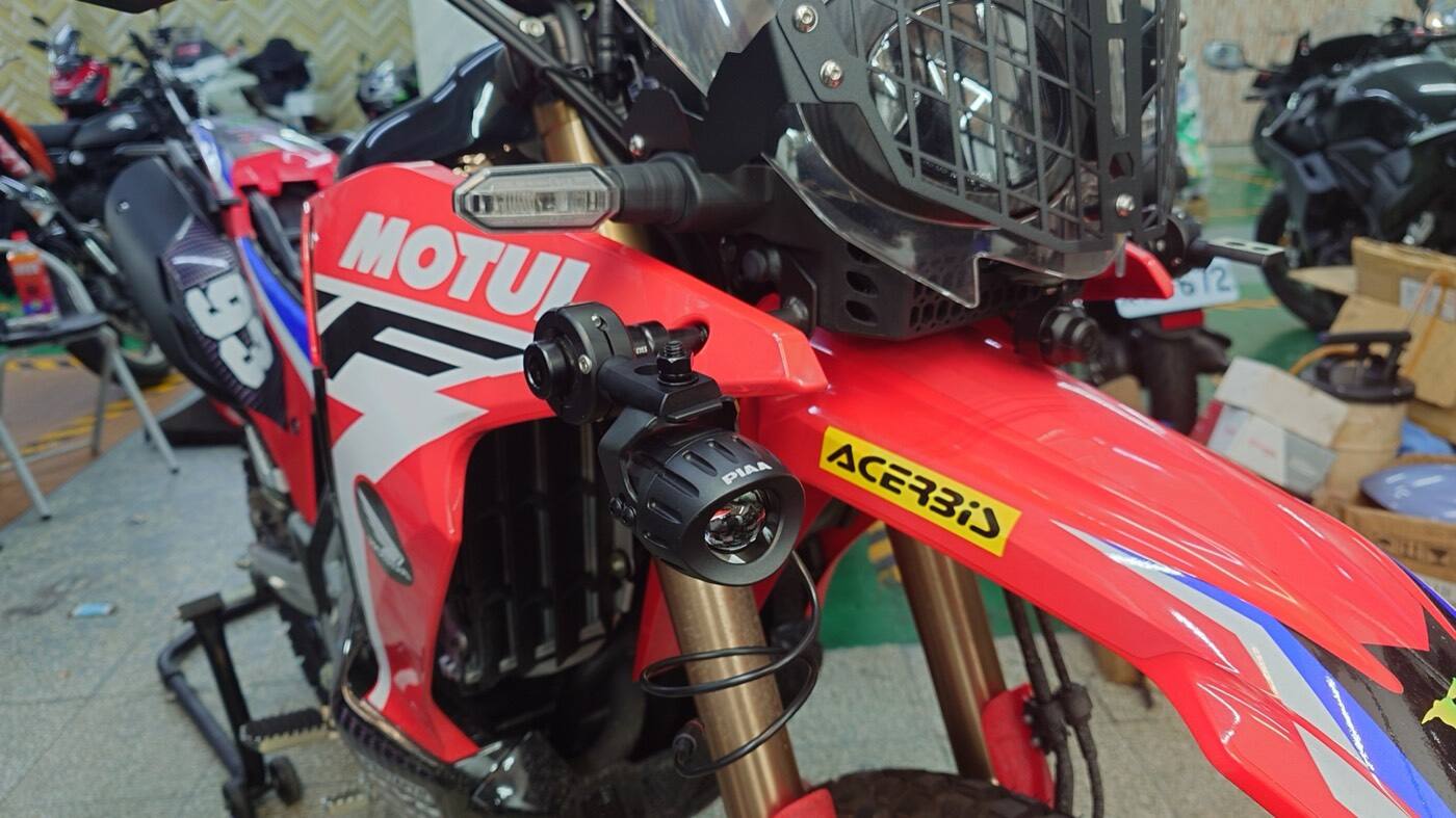 HONDA CRF250 RALLY PIAA 輔助燈實裝（3/7）