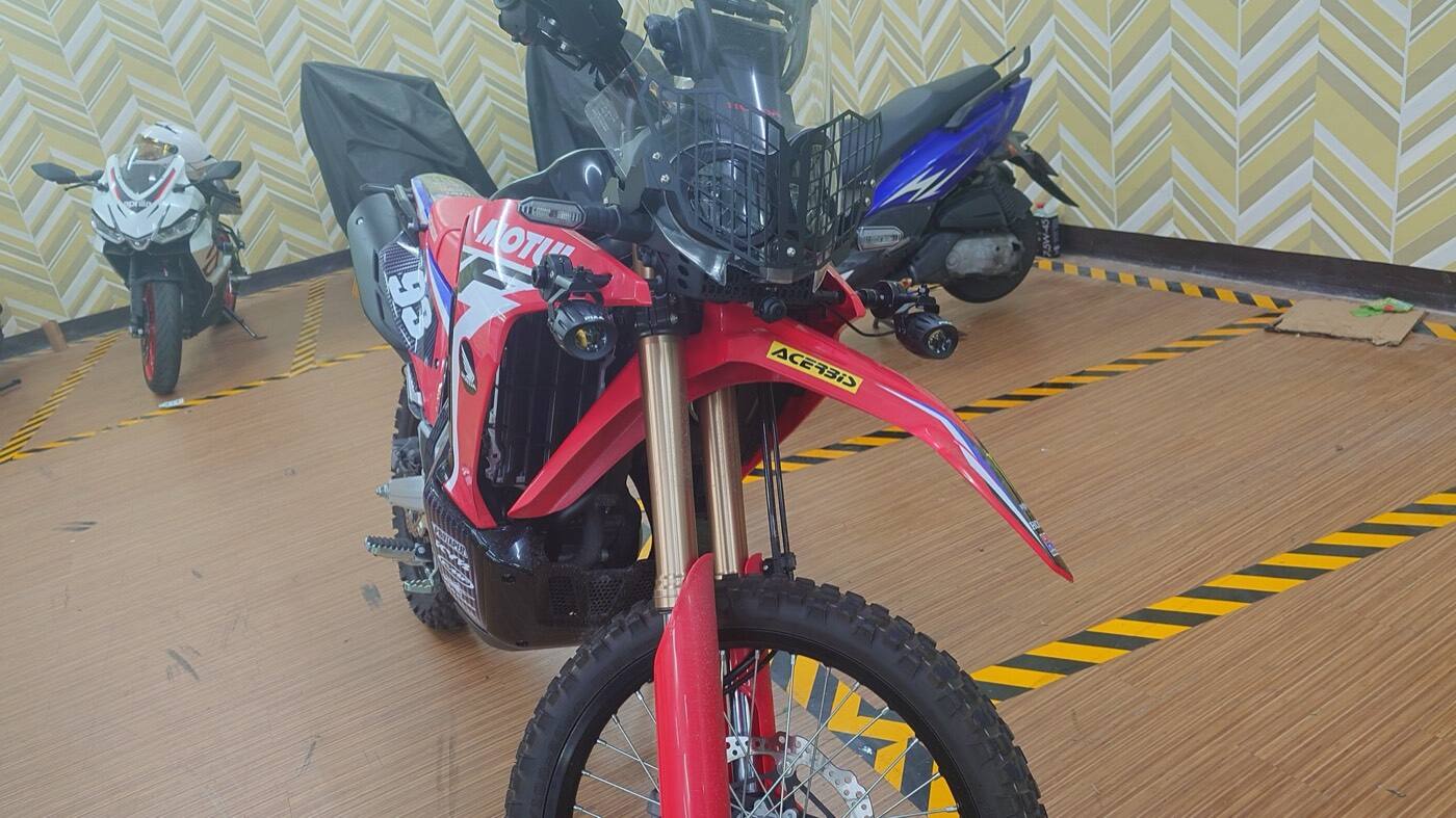 HONDA CRF250 RALLY PIAA 輔助燈實裝（4/7）