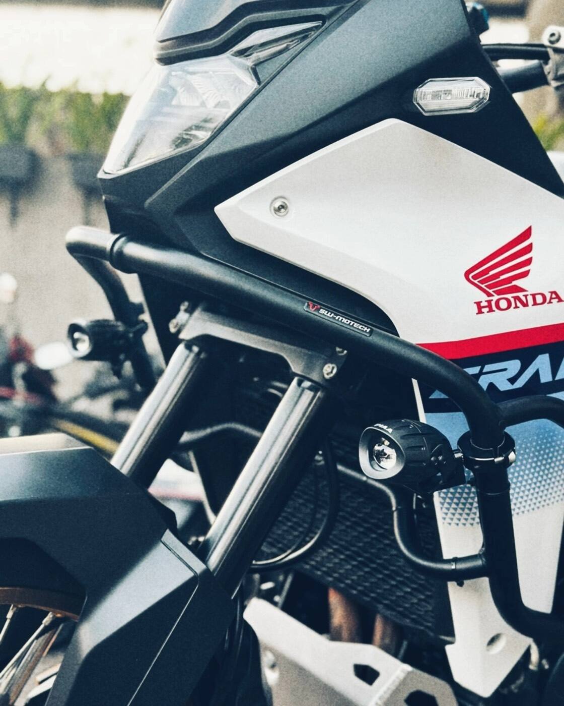HONDA TRANSALP XL750 PIAA 輔助燈實裝（2/7）