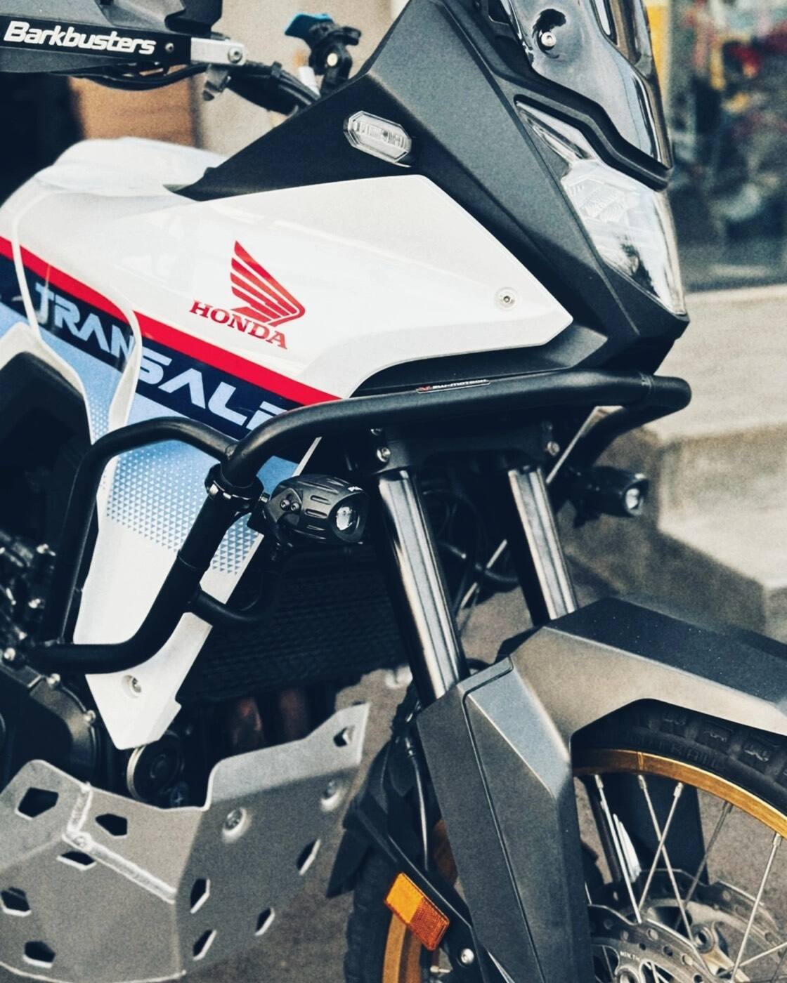 HONDA TRANSALP XL750 PIAA 輔助燈實裝（4/7）