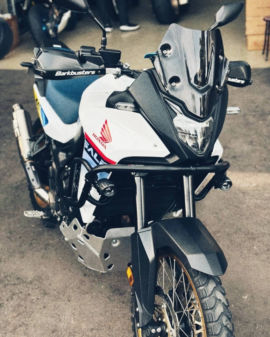HONDA TRANSALP XL750 PIAA 輔助燈實裝（7/7）