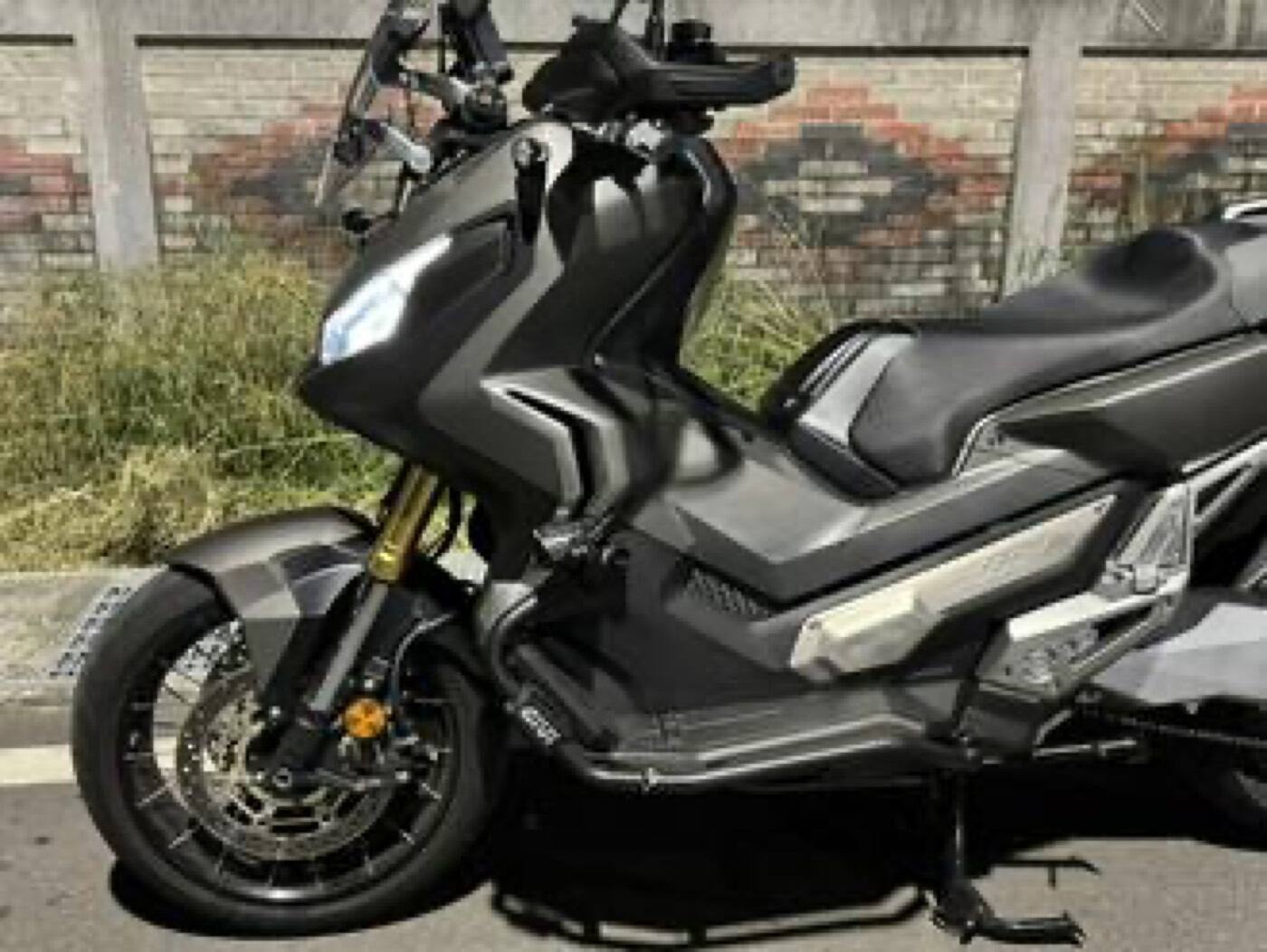 HONDA X-ADV PIAA 輔助燈實裝（7/10）
