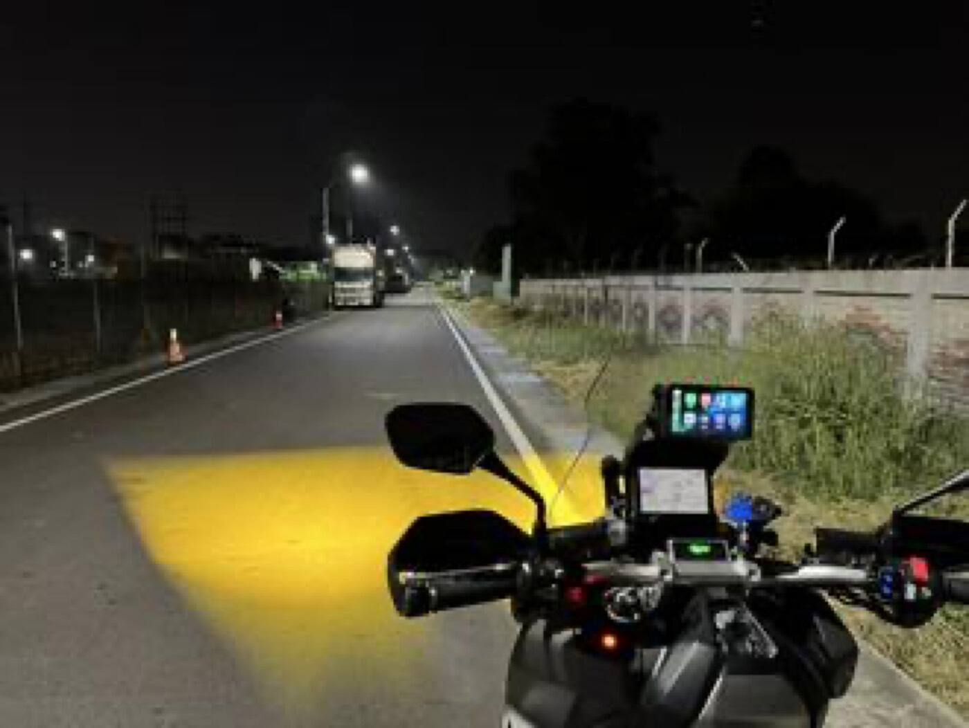 HONDA X-ADV PIAA 輔助燈實裝（10/10）