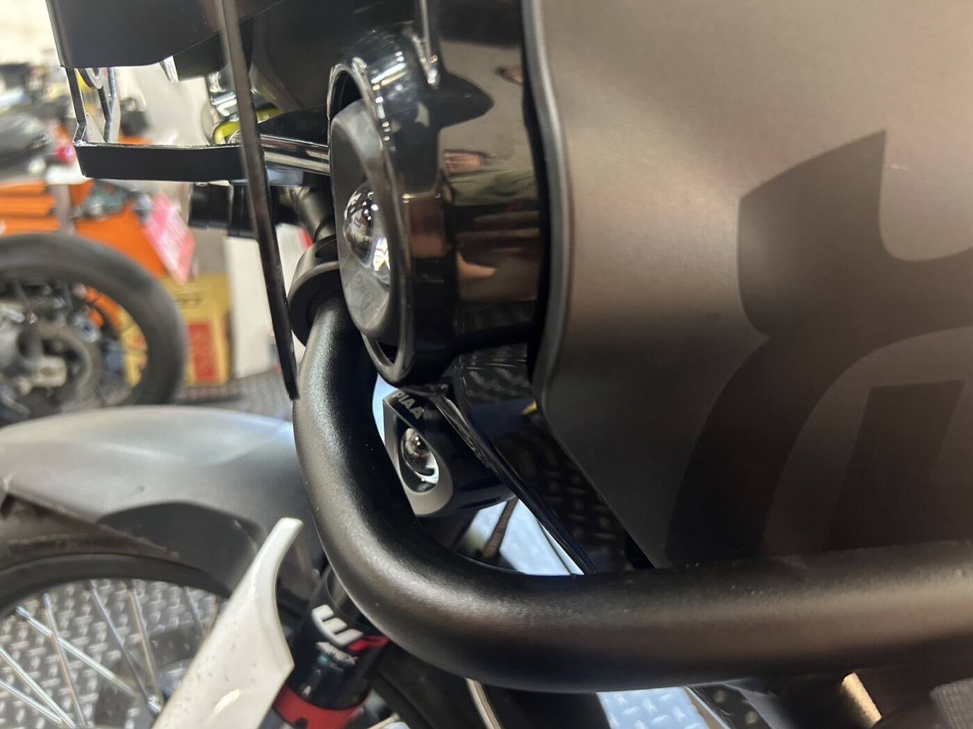 HUSQVARNA NORDEN 901 PIAA 輔助燈實裝（3/3）