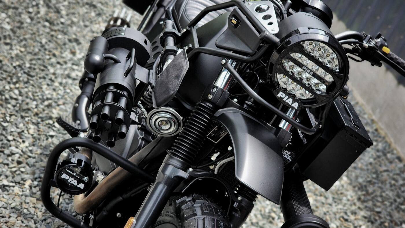 ROYAL ENFIELD HIMALAYAN PIAA 輔助燈實裝（2/10）