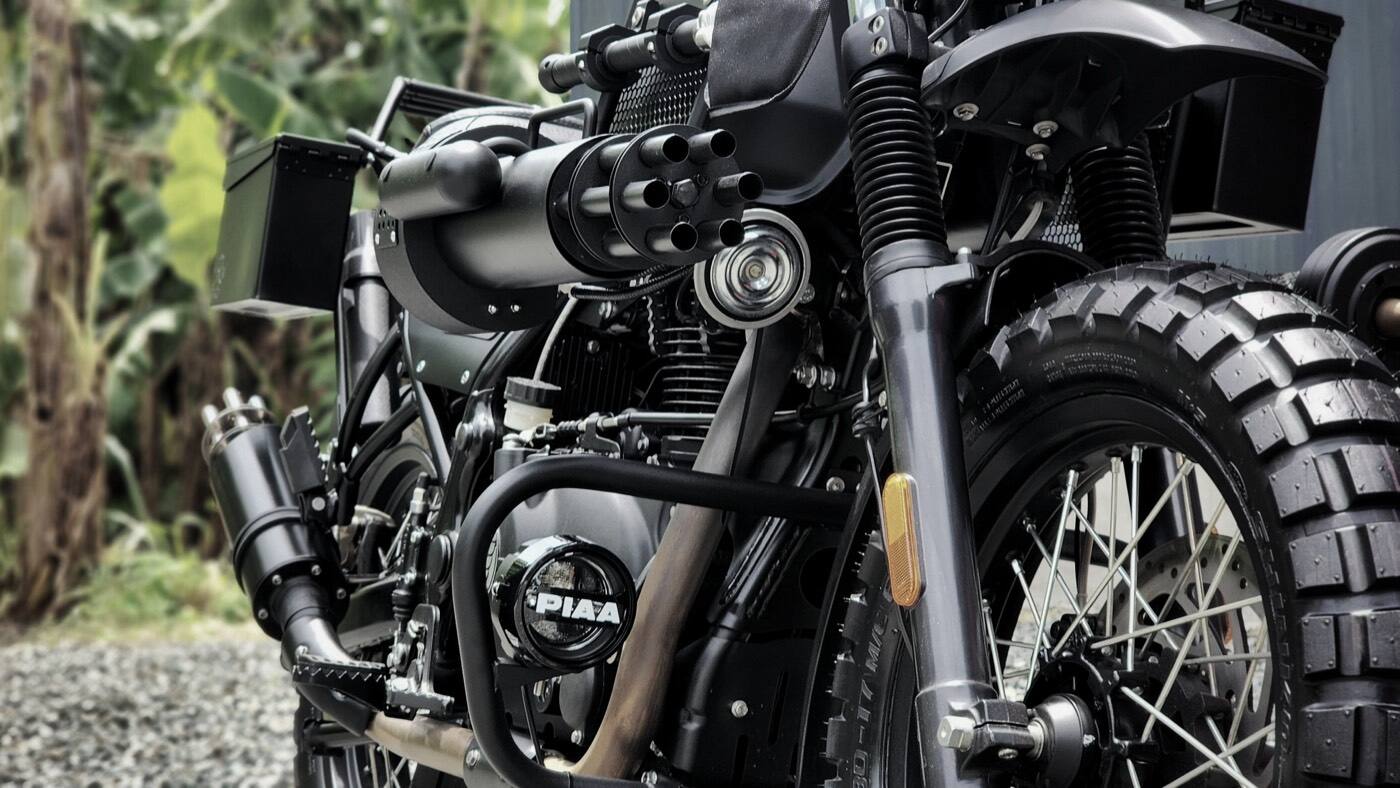 ROYAL ENFIELD HIMALAYAN PIAA 輔助燈實裝（3/10）