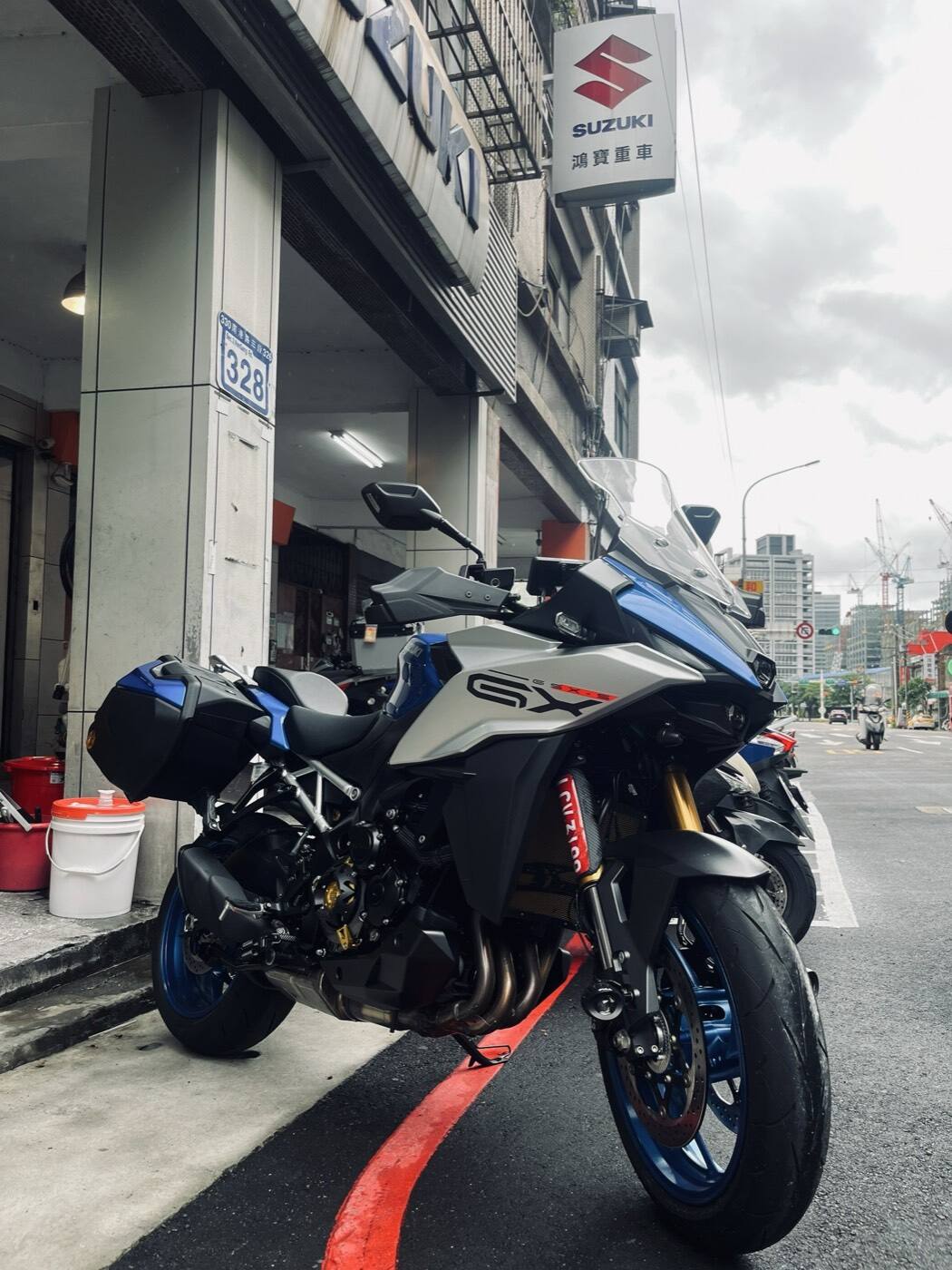SUZUKI GSX-S1000GX PIAA 輔助燈實裝（5/5）
