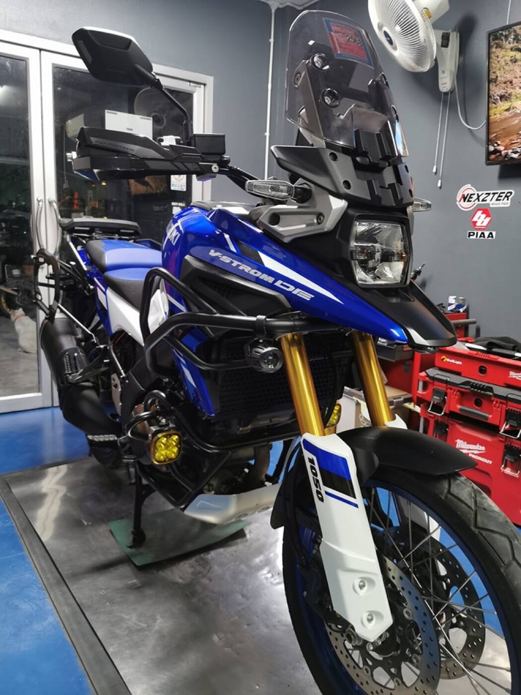 SUZUKI V-STROM 1050 DE PIAA 輔助燈實裝（2/3）