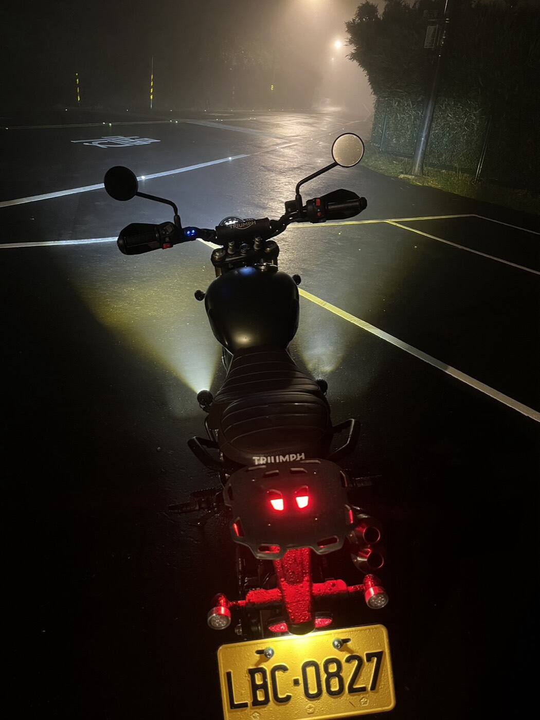 TRIUMPH SCRAMBLER 400X PIAA 輔助燈實裝（6/7）